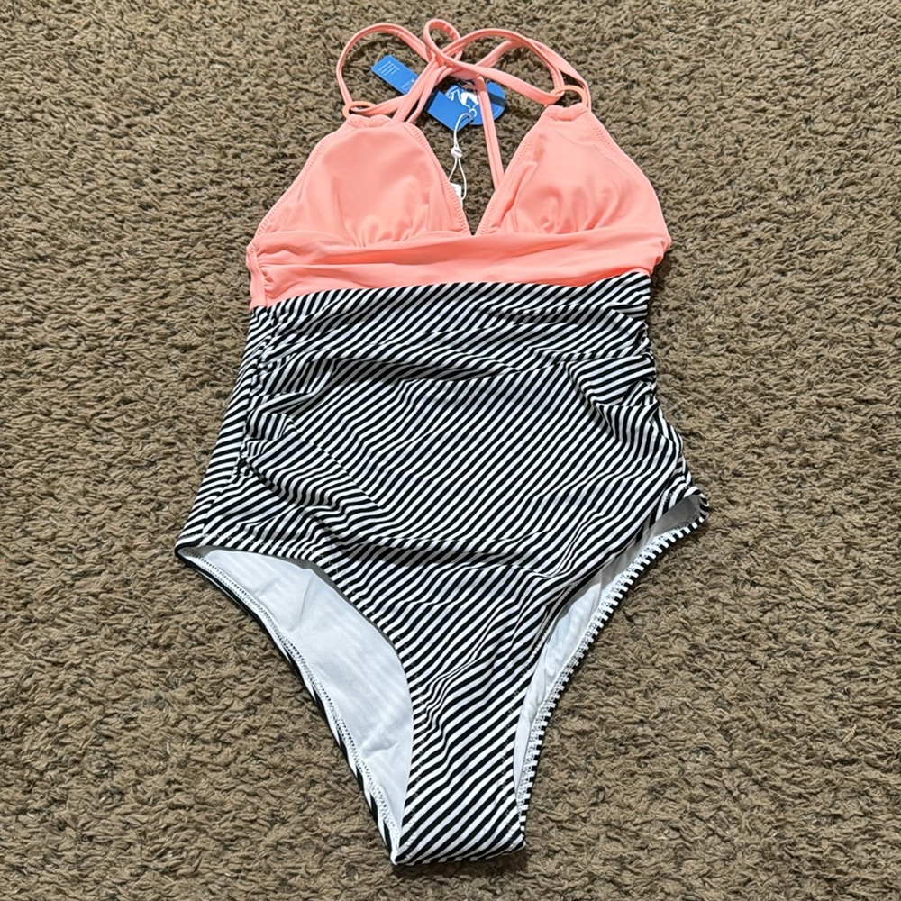 Cupshe - Picture 3 of 6